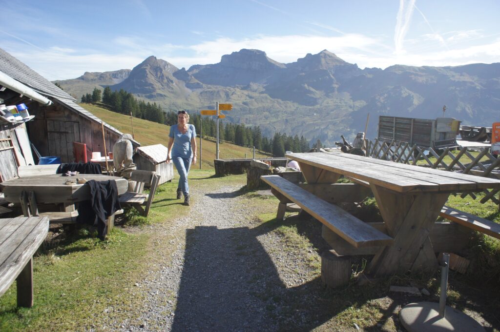 wandelen Oberiberg Zwitserland bergen zomer